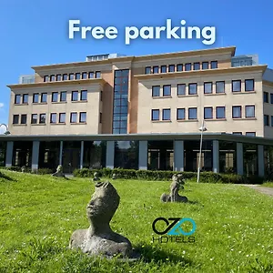 Hotel Ozo Antares Airport